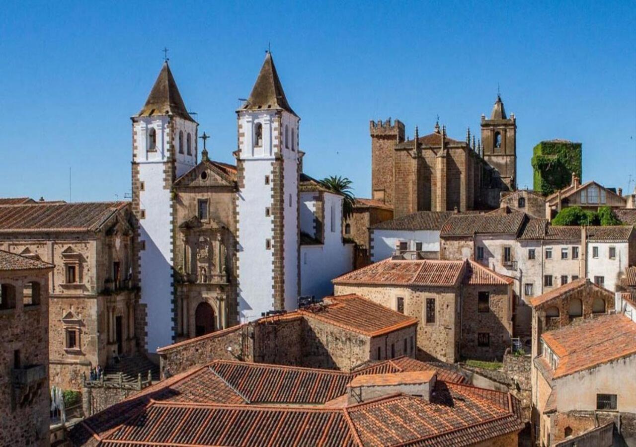 Elegante Apartamento Para 5 En El Centro De Caceres Con Wifi 外观 照片
